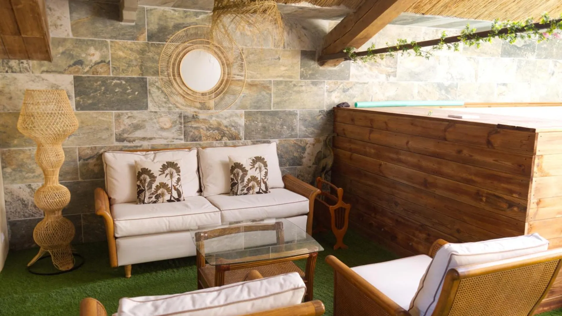 La Cave De Grand Cabane Fourques  Holiday home Fourques (Gard)